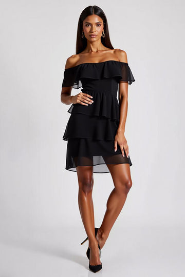 Robe formelle courte en mousseline de soie noire à épaules dénudées